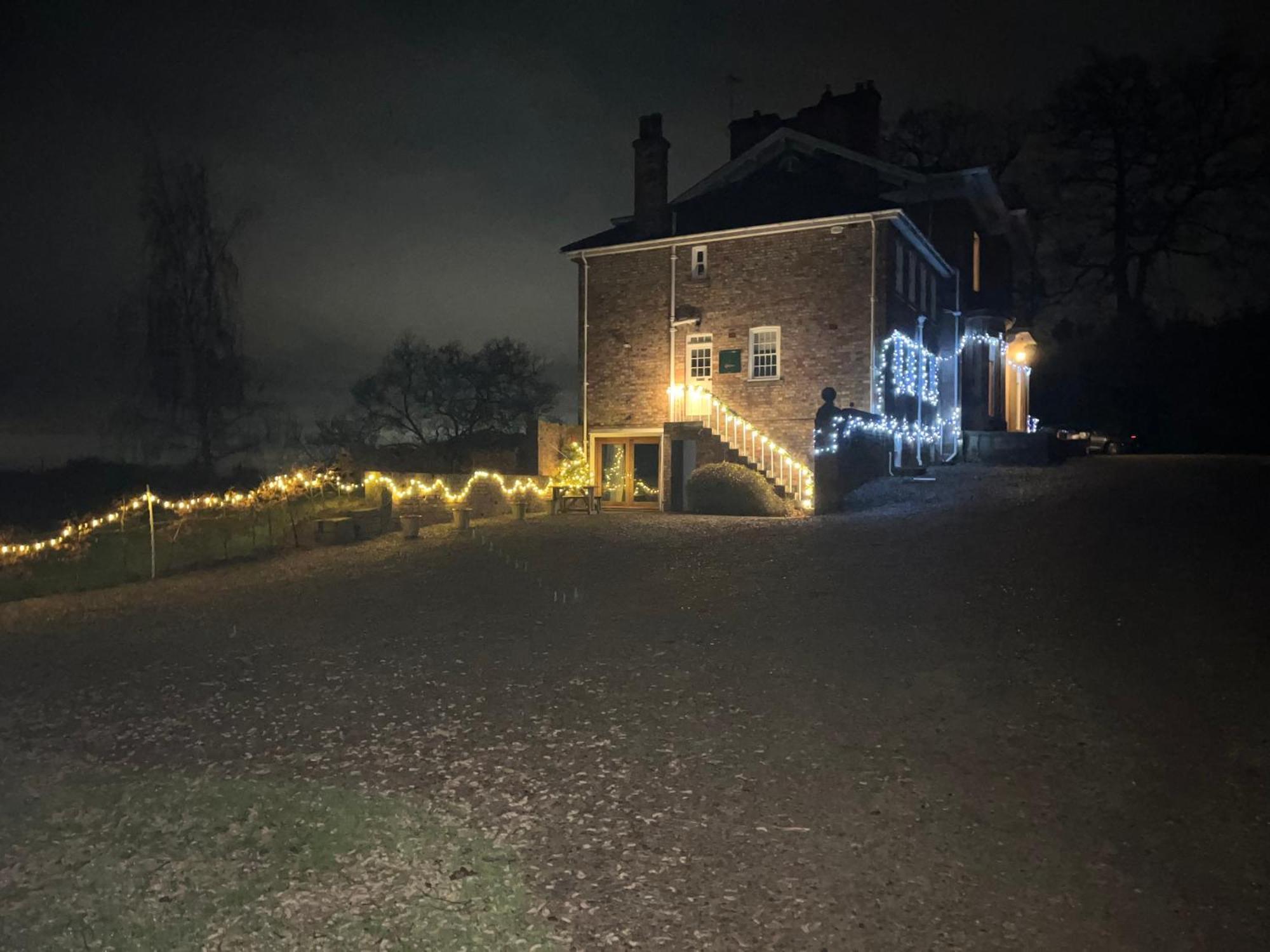 The Wing At Brook Hall Nr York & Leeds - Free Hot Tub Tadcaster Exterior photo